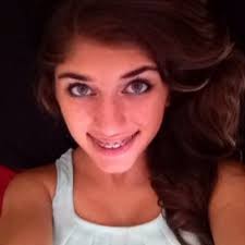 Desiree Bell-Bassam (@Dezzilloo)