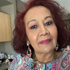 I can't give you measurements because I just throw things in a bowl but  it's the best cookie recipe a banana, almond flour(around a cup) optional  vanilla, chocolate chips, maple syrup mix