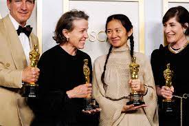 Nomadland has won the best picture oscar at the 93rd academy awards. Frances Mcdormand Wins Third Oscar In Perfect Frances Mcdormand Fashion Thanks For This Vanity Fair