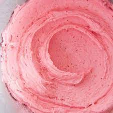thecafepastry on instagram cilekli pasta kremasi buttercream malzemeler 4 yumurta beyazi 300gr se strawberry buttercream frosting sweet recipes desserts