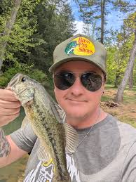 First bass for me. Nice chunky 45cm off the rocks in Wales this morning.  Few more touches and a good number of follows but only landed the one🍻