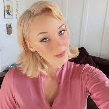 Kelsey Mcgloon's Instagram, Twitter & Facebook