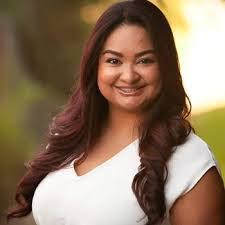 Kerry Mattox's Instagram, Twitter & Facebook