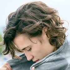 Thick wavy hair may be quite difficult to style and to maintain, but the good news is that there are many male haircuts that'll solve these issues. 30 Handsome Long Wavy Hairstyles For Men 2021 Trends