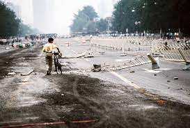 But the tiananmen square massacre is undoubtedly the worst aggression towards any of the revolutionary movements which happened in 1989. 27 Heartbreaking Pictures From The Tiananmen Square Massacre