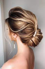 Find hairdressers and hairstylist with good experiences in your location. Best 2021 Wedding Updos Ideas For Every Bride Long Face Hairstyles Hair Styles Long Hair Styles