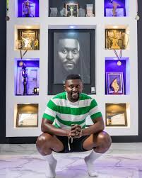 Phoenix FM Zambia uuendas oma kaanefotot.