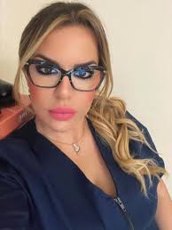 La podologia non è solo il mio lavoro. È il mio equilibrio, la mia  vocazione, il luogo dove ritrovo energia anche nei giorni più difficili. Un  posto dove le mie mani curano