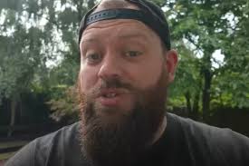 Dog trainer reveals 3 'perfect' breeds for families, but issues chilling  warning