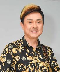 Trong trận này, chí tài ngồi ở hàng ghế vip của thang long warriors để tiếp sức cho đội bóng thủ đô đối đầu saigon heat. Danh Hai Chi Tai Qua Ä'á»i Vi Ä'á»™t Quá»µ