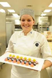 Après plus dun an dentraînement avec ses enseignants au CFP  Jacques-Rousseau… Cest aujourdhui que Mélodie Perez-Mousseau senvole  vers lAllemagne pour représenter le Canada au Mondial des Métiers! -  Centre de services scolaire