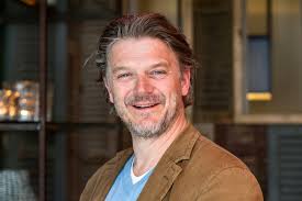 Marcel Hansen maakt coronabalans op: 522.103 euro schuld