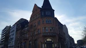 (xxe siècle) → voir auberge, de et jeunesse. La Brasserie Une Auberge De Jeunesse Va Ouvrir A Metz Pour Repondre A La Demande Croissante Des Jeunes Touristes