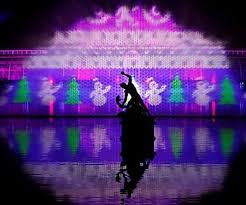 London Lights Up Kew Gardens For Christmas And It Is Breathtaking Photos Christmas Crochet Patterns Free Christmas Crochet Patterns Christmas Crochet