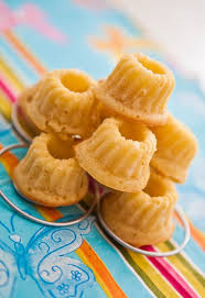 Mini Gugl Mit Apfel Und Zitrone Es Muss Nicht Immer Gross Sein Mini Gugelhupf Rezept Mini Gugl Miniguglhupf Rezepte