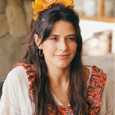 Puro color con estos bambas y bambitas que además de ser muy cómodas, son  el complemento ideal para estar cómodas estos días calurosos! Encuéntralos  en www.creadoenchile.cl