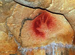 Within a year of chauvet's discovery, radiocarbon dating suggested the images were between 30,000 and 32,000 years old, making them almost twice the age of the famous lascaux cave art in south. Detail Du Panneau Des Mains Negatives Salle Des Panneaux Rouges De Download Scientific Diagram
