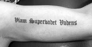 Caligrafia Para Tatuajes Escrita A Mano Romana Y Gotica La Caligrafia Te contamos como debe ser una buena tipografia para tatuarse y te damos 16 fuentes para descargar gratis. para tatuajes escrita a mano romana