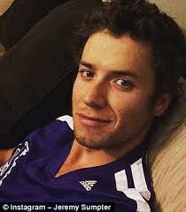 How Peter Pan From The 2003 Film Grew Up Seriously Hot Jeremy Sumpter Peter Pan Film Jeremy Sumpter