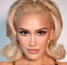 What's not to love about this beauty queen's look?