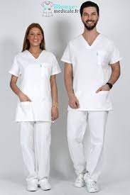 Parmi ces outils, on retrouve des ciseaux ou encore des pinces médicales pour clamper les tubulures. Tenue Medicale Homme Classique Blanche Blouse Medicale