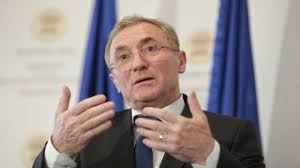 Un sistem care, în fine, scârțâie din toate balamalele. Augustin LazÄƒr A Pierdut Procesul Intentat Cand Tudorel Toader Era Ministrul JustiÈ›iei È™i In Care Solicita Daune Morale De 1 Leu B1 Ro