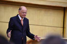 Bispo edir macedo, edir macedo bezerra, esther eunice. Evangelical Bishop Macedo Says Wives Should Not Study More Than Their Husbands The Rio Times