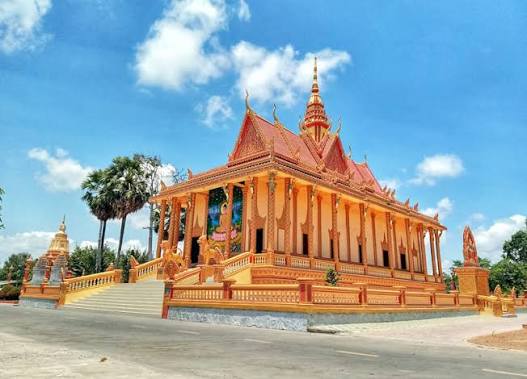 Tìm về Chùa Xiêm Cán mà tận hưởng không gian kiến trúc Khmer