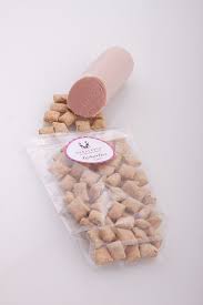 Statt leberwurst können sie bspw. Trainings Leckerlis Fur Hunde Mit Leberwurst Eure Hunde Werden Alles Fur Euch Tun Ein Einfaches Hundeleckerli Reze Hunde Kekse Rezept Hundekekse Hunde Kuchen