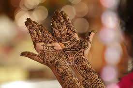 Beautiful Mahandi With The Couple S Names On Each Hand Hand Henna Henna Hand Tattoo Hand Tattoos