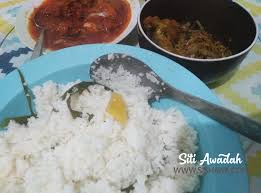 2 cawan beras 1 cawan santan dan 1 cawan air (guna 1/2 cawan santan pekat dan 1 1/2 cawan air) 1 helai. Resepi Nasi Lemak Simple Sedap Yang Mudah Dan Cepat Dimasak Waktu Pagi