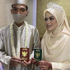 Ustadz abdul somad menjelma menjadi salah satu dai populer di tanah air saat ini. Cantiknya Fatimah Az Zahra Istri Ustaz Abdul Somad