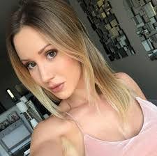 Jacklyn Collins's Instagram, Twitter & Facebook