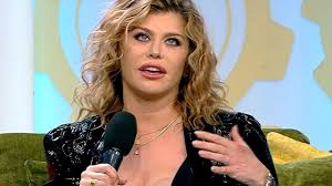 Singer, actress, tv hostess and mother, loredana began her career in the city of onesti, city famous for gymnastics. Loredana Groza Trece La ConcurenÈ›Äƒ RenunÈ›Äƒ La Pro Tv DupÄƒ 20 De Ani Pentru A Fi Jurat In Emisiunea Next Star De La Antena 1 Stiri Mondene