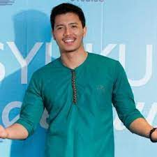 Born on 14 september 1990, this tall and dashing young man started his career in the entertainment industry as an extra in among the drama he starred: Biodata Fattah Amin Hero Baru Drama Tv Azhan Co