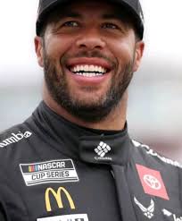 Kenny Wallace talks to NASCAR fans