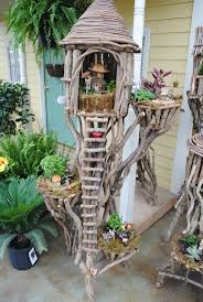 Spring is in full swing here in ann arbor and summer is just around the corner. Mostra Immagine Originale Fairy Tree Houses Miniature Fairy Gardens Fairy Garden Diy