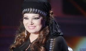 الفنانة فيفي عبده تعود من لبنان لإستنئناف عادت الفنانة فيفي عبده أمس من لبنان حيث شاركت في أسبوع اليوجا ومن المقرر أن تستأنف عرض Fashion Beanie Hats