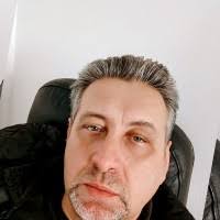 50+ profiluri „Daniel Ispas”