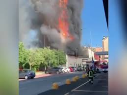 I 26 dipendenti delle varie aziende e l'incendio è stato domato poco prima delle 23: Rqtf Vpbdwrhkm