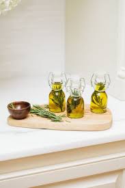 Diy Personal Olive Oil Jars Olive Oil Jar Olive Oil Favors Outdoor Dinner Parties