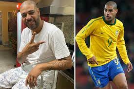 luˈis ˌadɾiˈɐnu), is a brazilian professional footballer who plays as a striker for campeonato brasileiro série a club palmeiras. Brazil Legend Adriano Denies He S Dead After Returning To Dangerous Favela Hometown In Rio De Janeiro