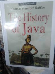 Namun di dalam terjemahan ini, kedua volume tersebut telah disatukan. Buku The History Of Java Bakul Buku Diskon