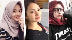 Wan atiqa farhana binti wan sarmizi (lahir 3 februari 1995) atau lebih dikenali sebagai eyka farhana merupakan seorang pelakon, pengacara, model dan penyanyi wanita malaysia. Disangka Adik Fazura Kerana Miliki Wajah Yang Sama Gadis Ini Viral Sehinggalah Fazura Sendiri Yang
