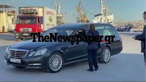 Η οικογένεια της οι συγγενείς και οι φίλοι αποχαιρέτησαν την άτυχη 20χρονη που δολοφονήθηκε από τους κακοποιούς που εισέβαλαν. Aultnnmrsrgmrm