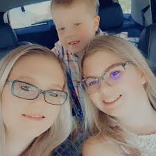 Lordy as a customer service worker in this town, y'all need to pay