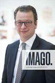 Dr. David FRINK (CFO, COO, Vorstandsmitglied, GERRY WEBER International AG)  Pressekonferenz der