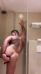 Muscle bottom works his hole - ThisVid.com