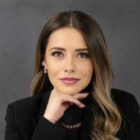 Kayla Frank's Instagram, Twitter & Facebook