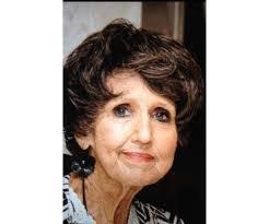 Renae Steele's Instagram, Twitter & Facebook